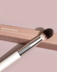 ILIA Beauty Blending Brush - Pinsel für Lidschatten & Highlighter