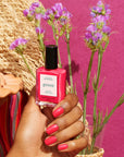 MANUCURIST Green™ Nagellack - Bougainvillea - Rot mit rosa Untertönen