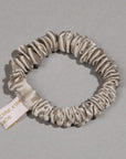 Holistic Silk Scrunchie Set - Set mit 6 Skinny-Scrunchies aus reiner Maulbeerseide