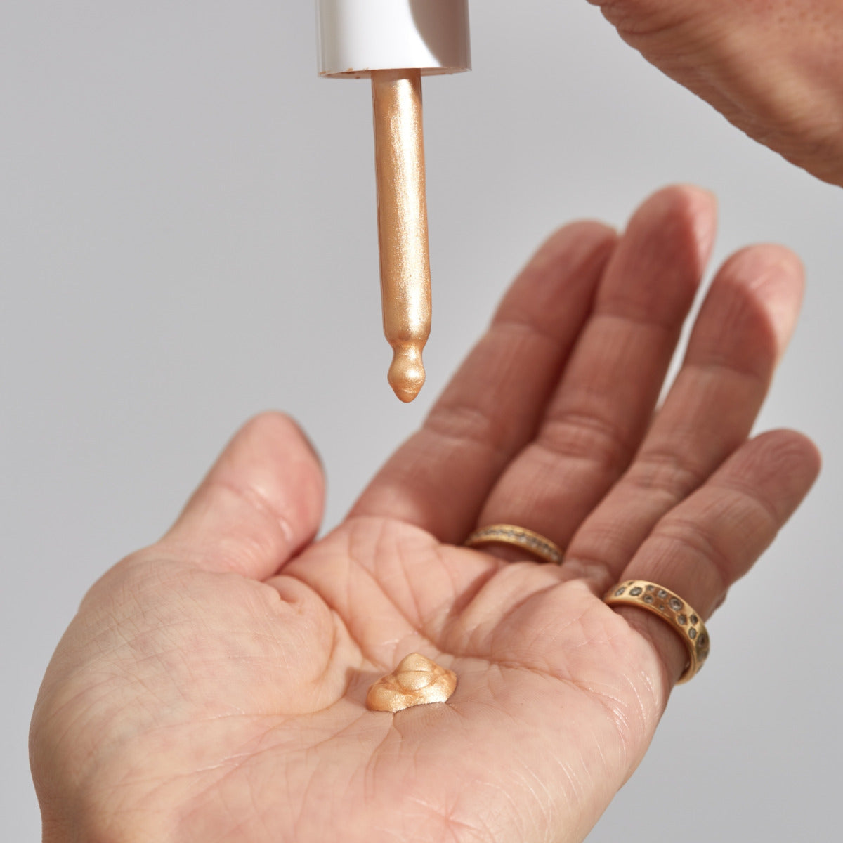 The Impossible Glow – Champagne