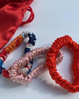 Skinny Scrunchies aus Seide - Blooming