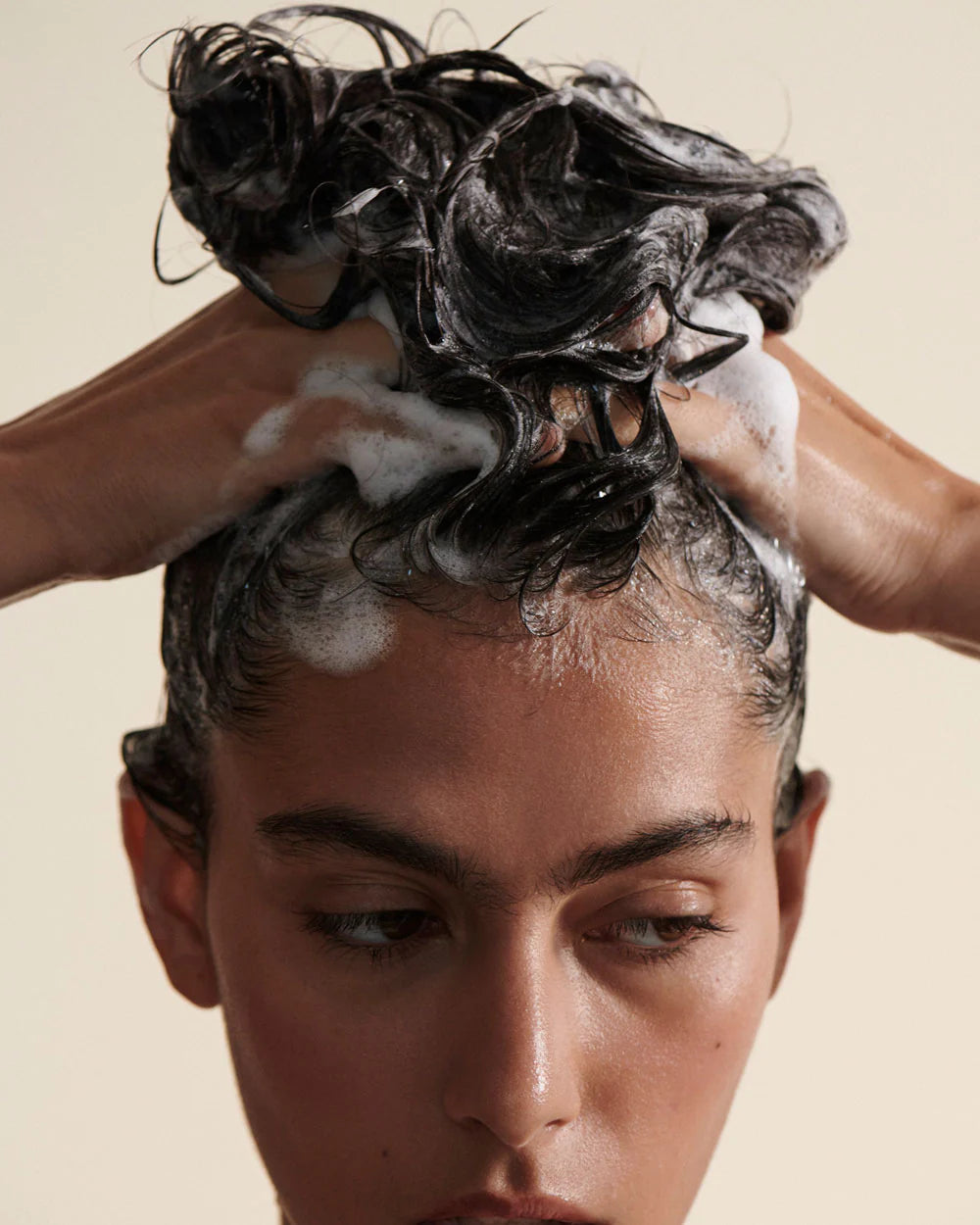 Kat Burki Bio-Ferment Renewing Shampoo - Shampoo für mehr Fülle und weniger Haarausfall