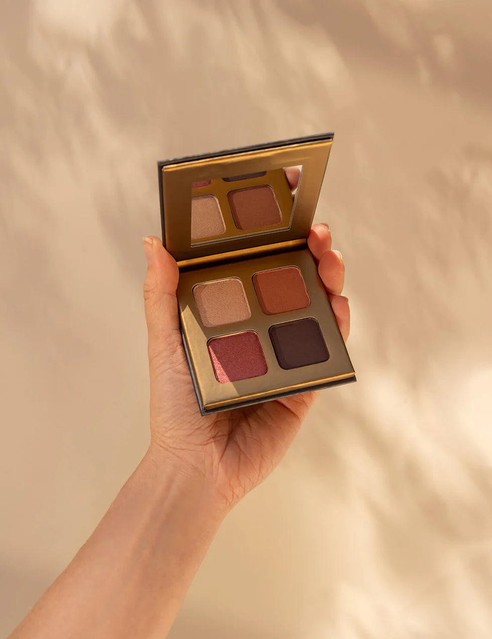 INIKA ORGANIC Eyeshadow Quad „Flowers“- Lidschattenpalette mit 4 Farben
