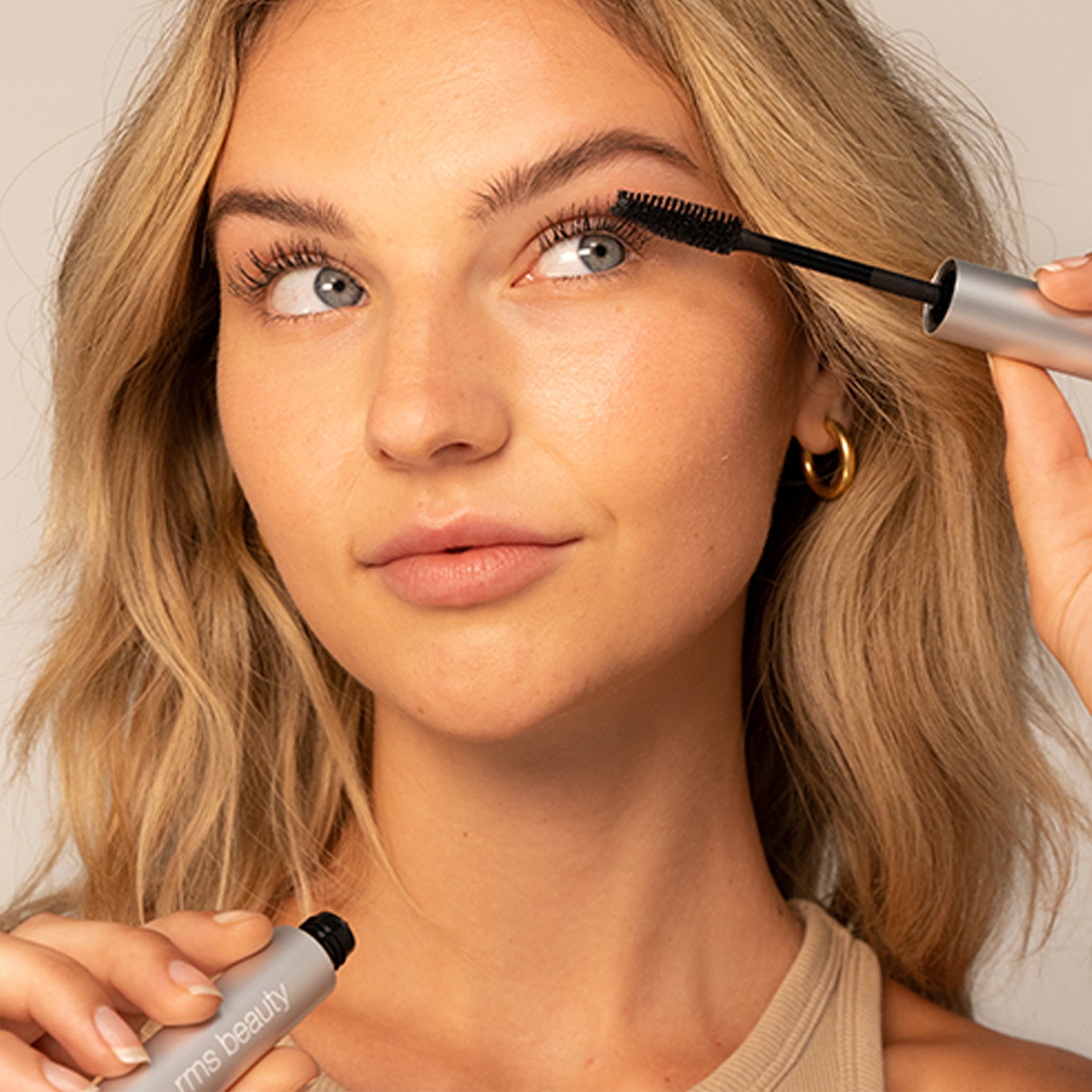 Straight Up Volumizing Peptide Mascara - Travel Size 4,5 ml