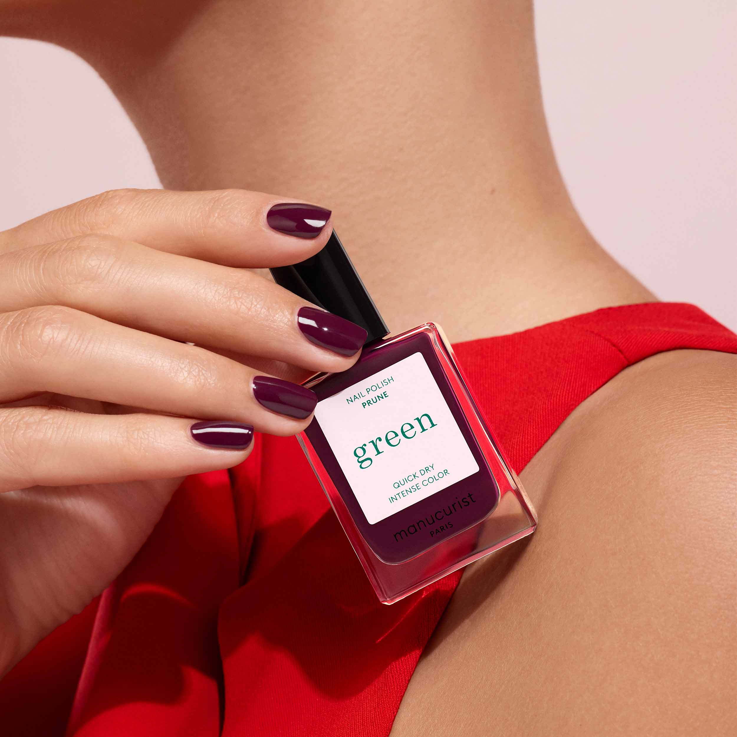 MANUCURIST Green™ Nagellack - Prune - Tiefes, samtiges Bordeaux