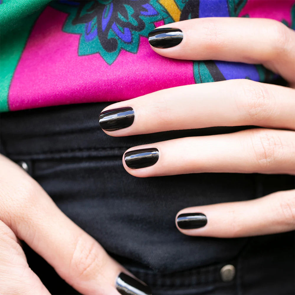 MANUCURIST Green™ Nagellack - Licorice - Schwarz