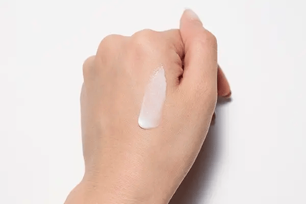NATURAGLACÉ Poreless Smooth Primer – Verfeinert Poren und mattiert sanft