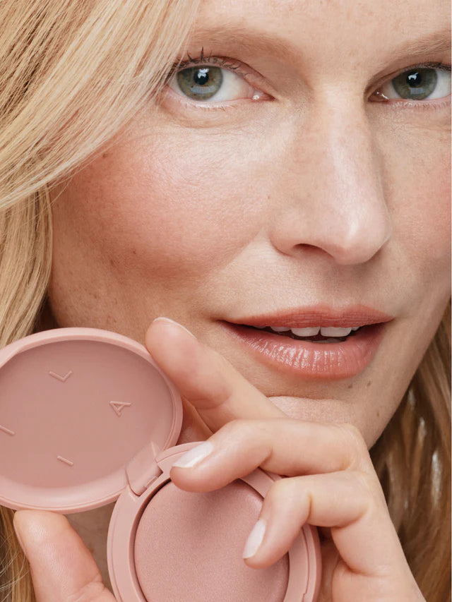 ILIA BEAUTY Soft Focus Blurring Blush - Talkfreies Rouge mit Weichzeichner-Effekt
