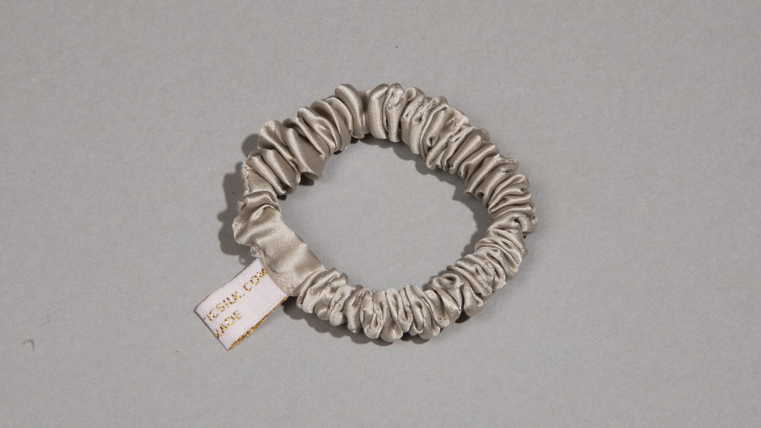 Holistic Silk Scrunchie Set - Set mit 6 Skinny-Scrunchies aus reiner Maulbeerseide