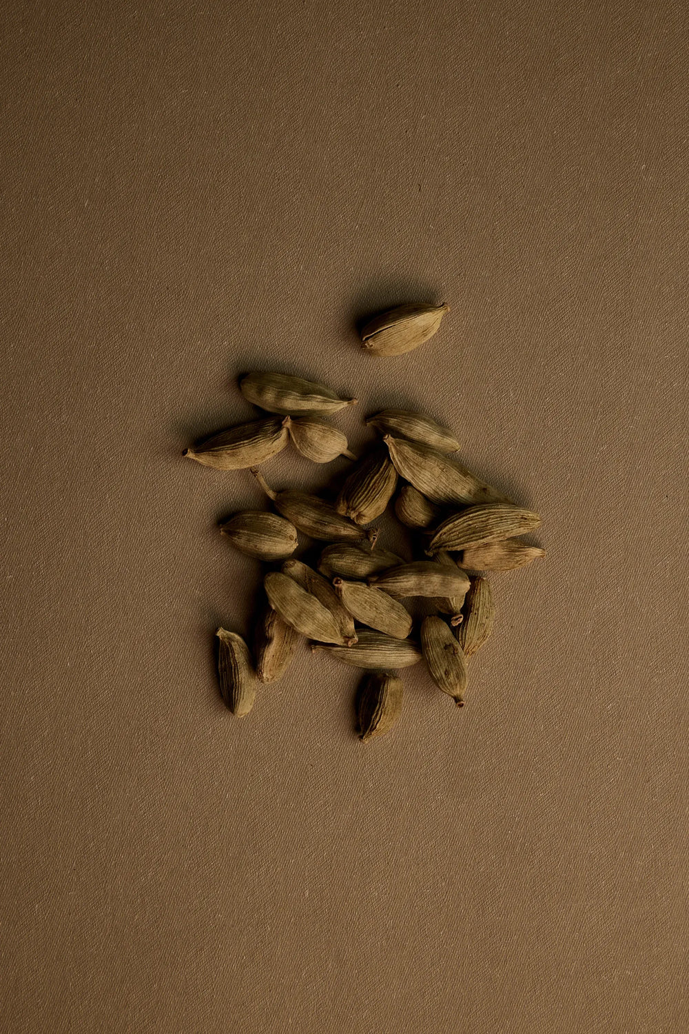 LOOOPS Duftkerze Moment der WohlMut - Frohsinn - warm-würziger Duft mit Kardamom, Blutorange &amp; Zimt