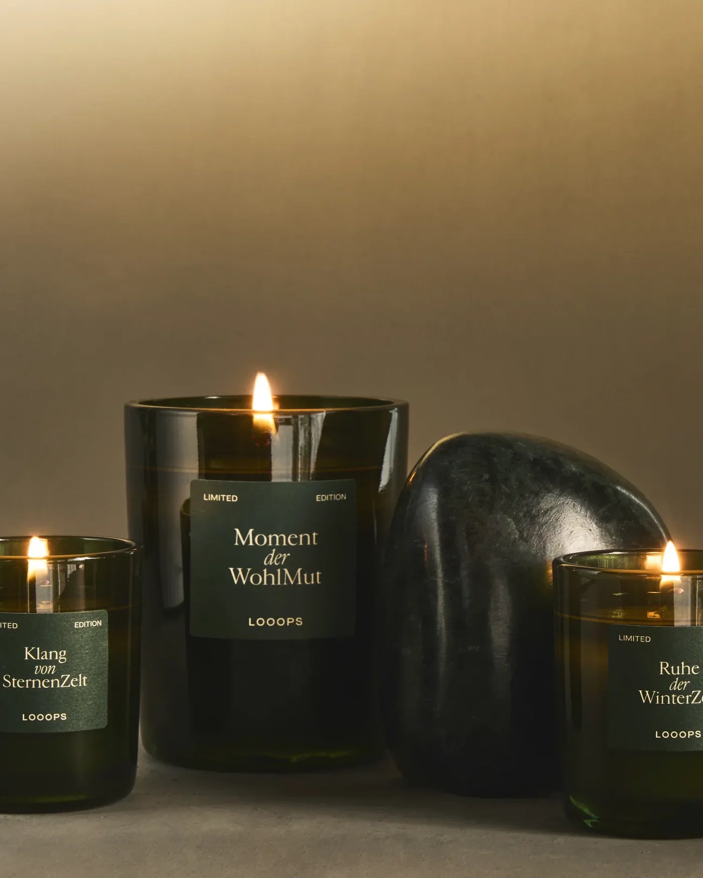 LOOOPS Duftkerze Moment der WohlMut - Frohsinn - warm-würziger Duft mit Kardamom, Blutorange &amp; Zimt