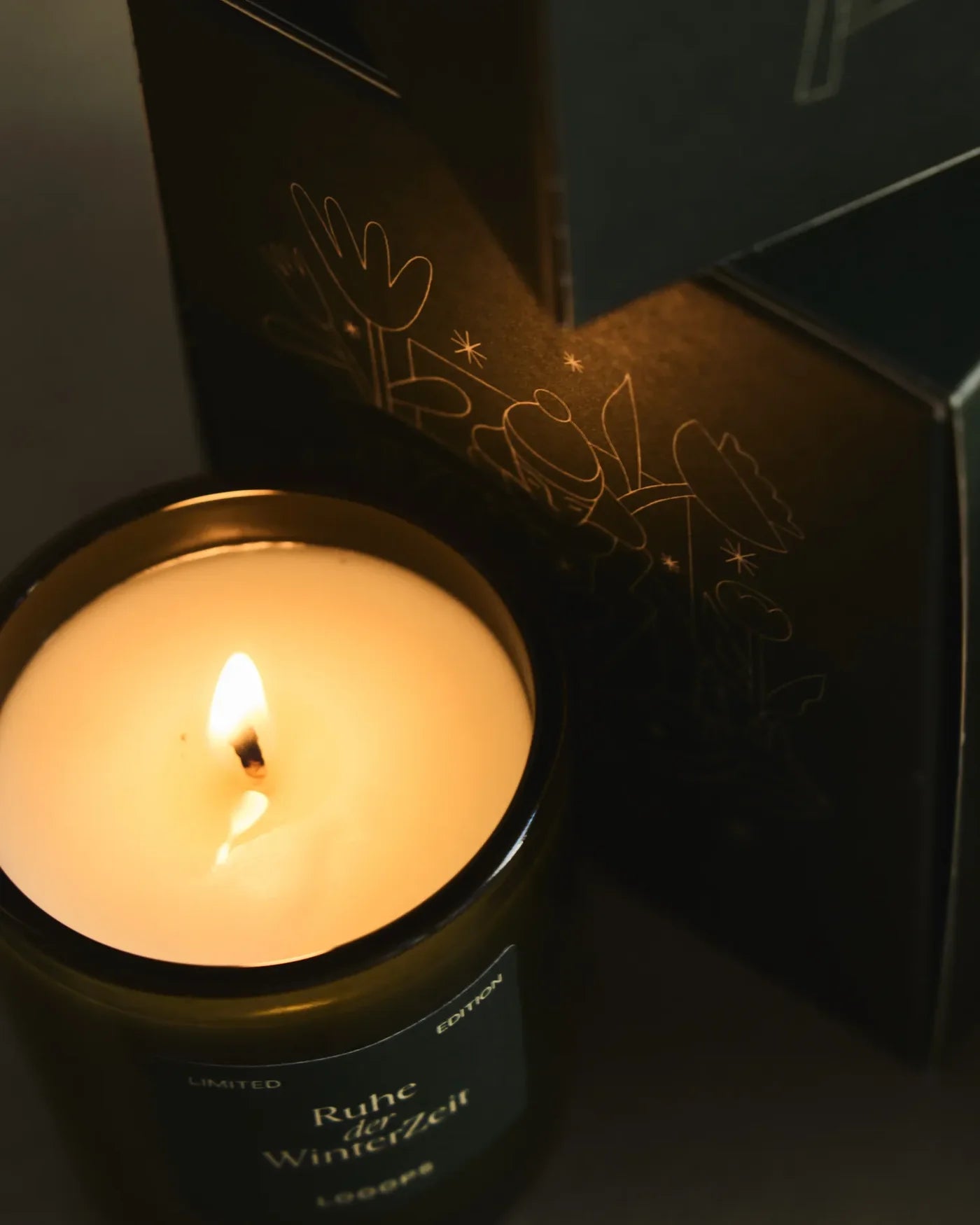 LOOOPS Duftkerze Ruhe der WinterZeit - Balance - zimtig-warmer Duft mit Blutorange, Zimt &amp; Gewürznelke