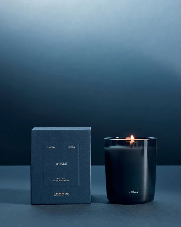 LOOOPS Duftkerze Stille - Duftkerze mit Weihrauch, Zeder &amp; Sandelholz - Limited Edition