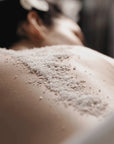 SPA MANUFACTUR® Cristalsalt Scrub & Bath – INDULGENCE - Luxuriöses Aromatherapie-Salzpeeling & Detox-Bad für Körper & Sinne